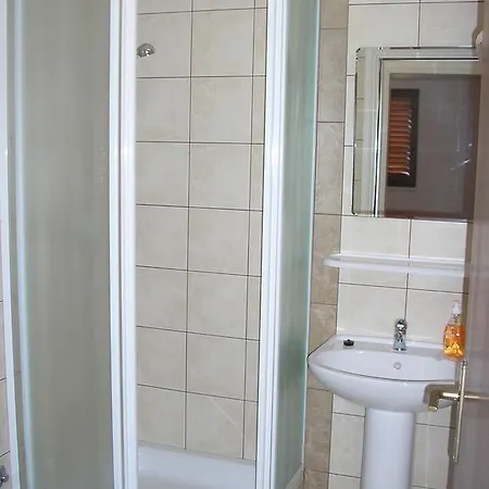 Renata Apartman Nin